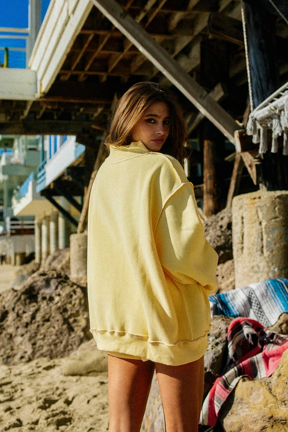 DILLY DALLY Reversible Mockneck Sweatshirt