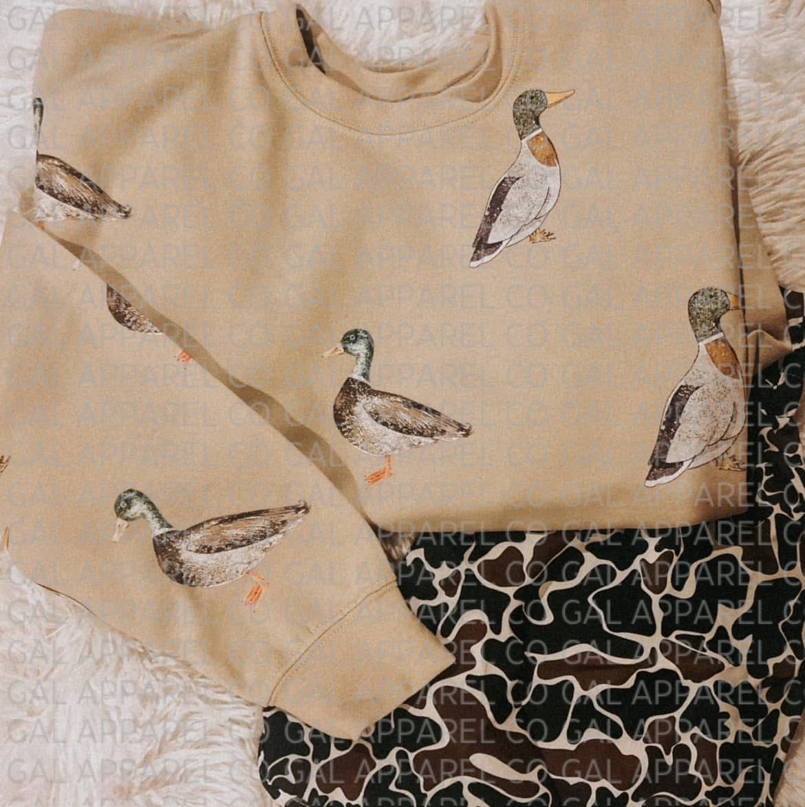 Duck bloom sand sweatshirt