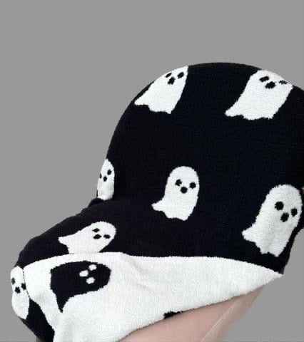 Black ghost blanket