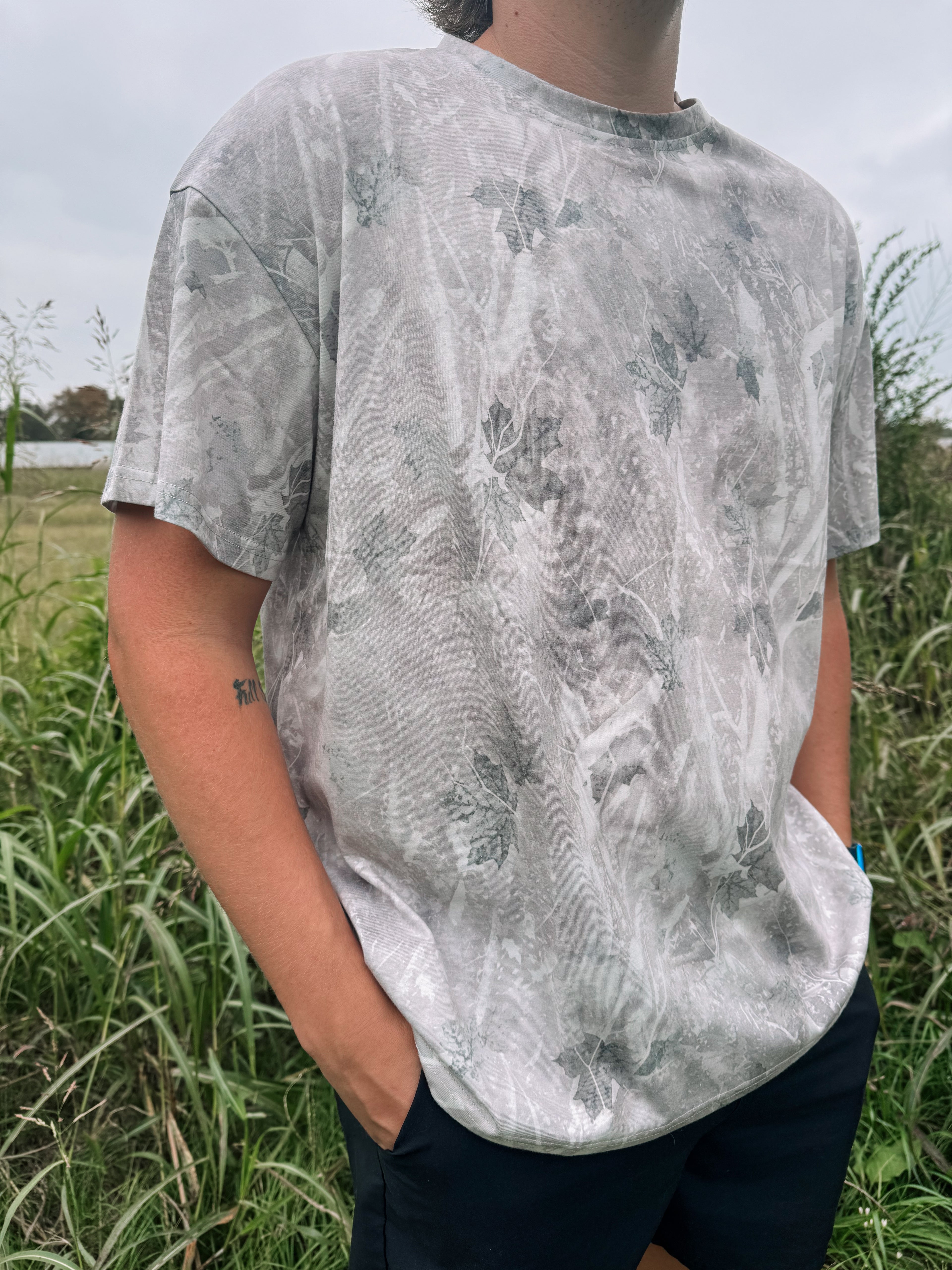 Light camo oversized unisex tee