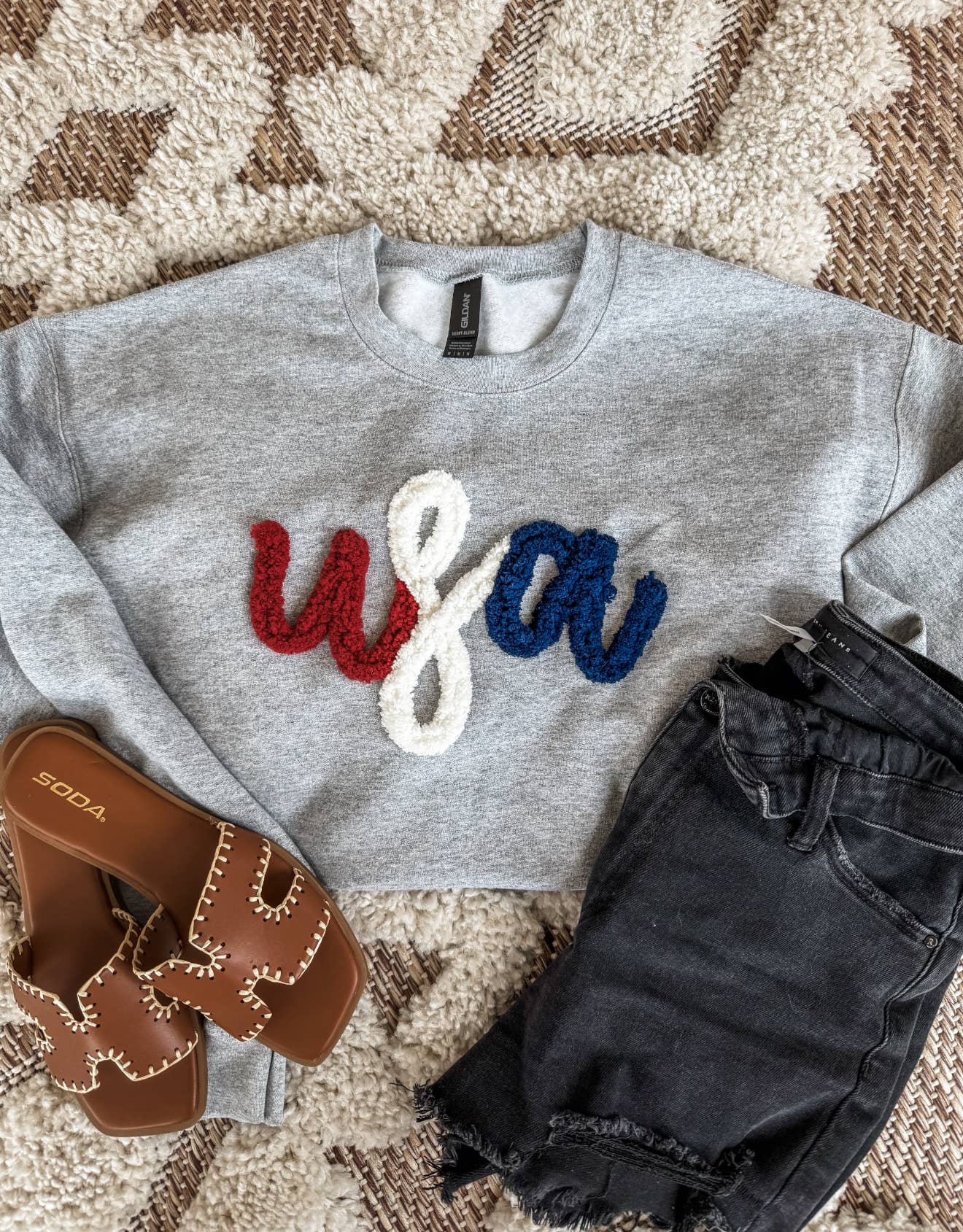 USA Yarn Embroidered Crew 