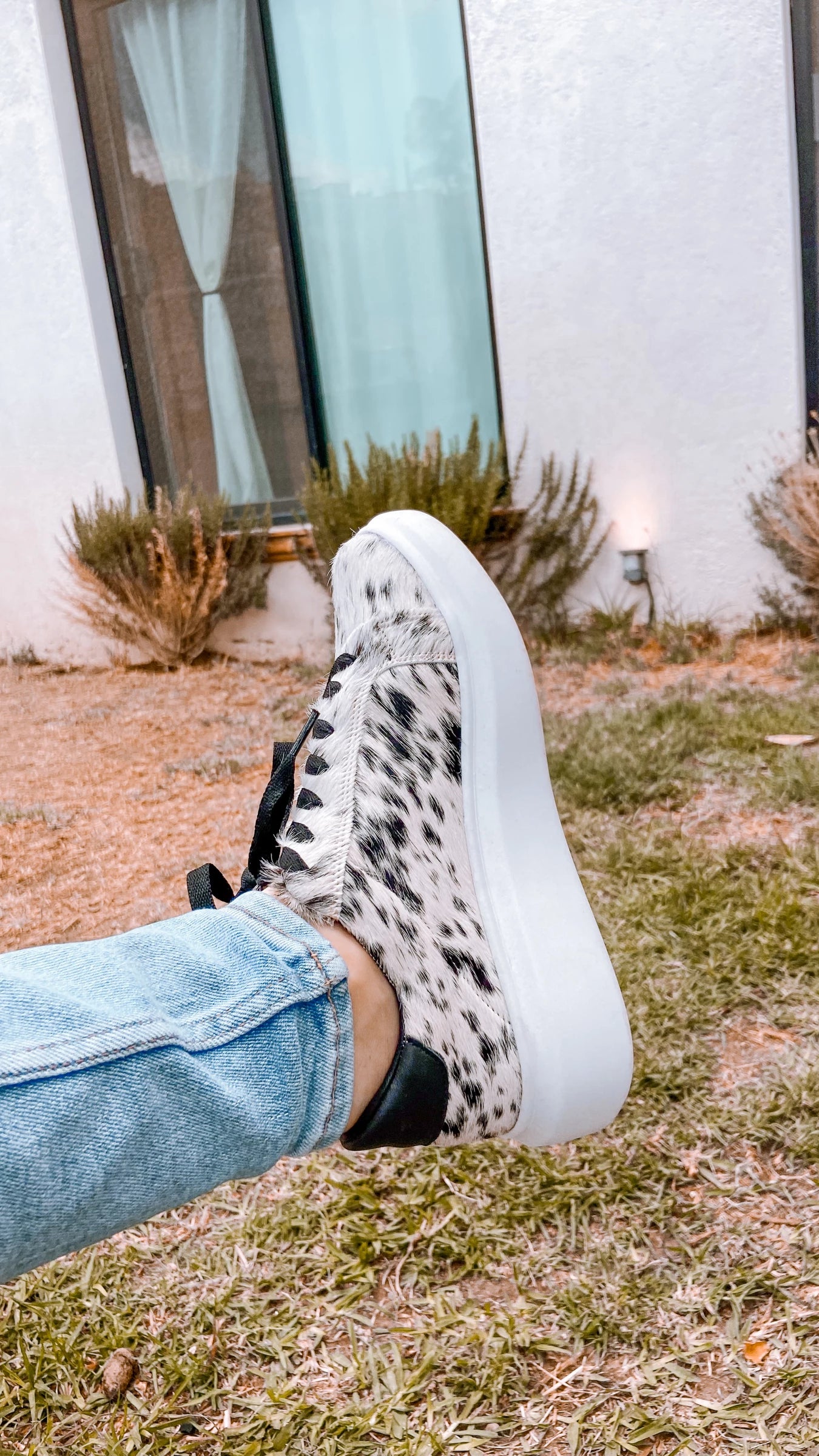 The Julia sneakers black & white - PREORDER- 5 WEEK TURNAROUND