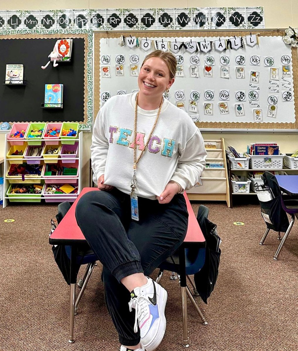 Teach Letter Patch Crewneck Sweatshirt